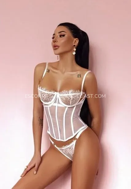 Escorts Sunshine Coast Adrianna — 1