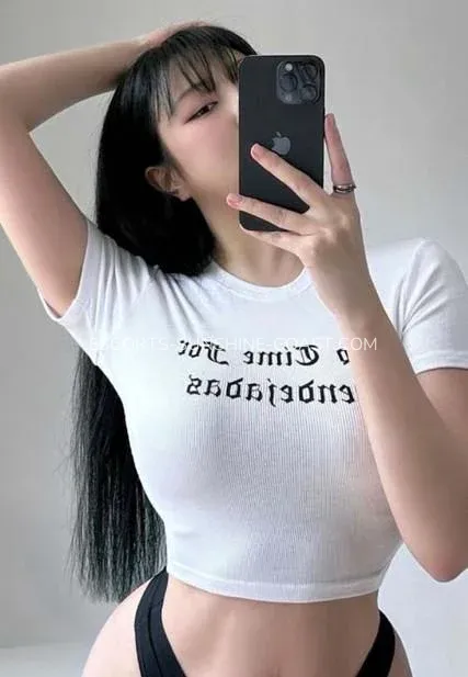 Escorts Sunshine Coast Daisy — 1