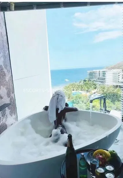 Escorts Sunshine Coast Ellen — 1